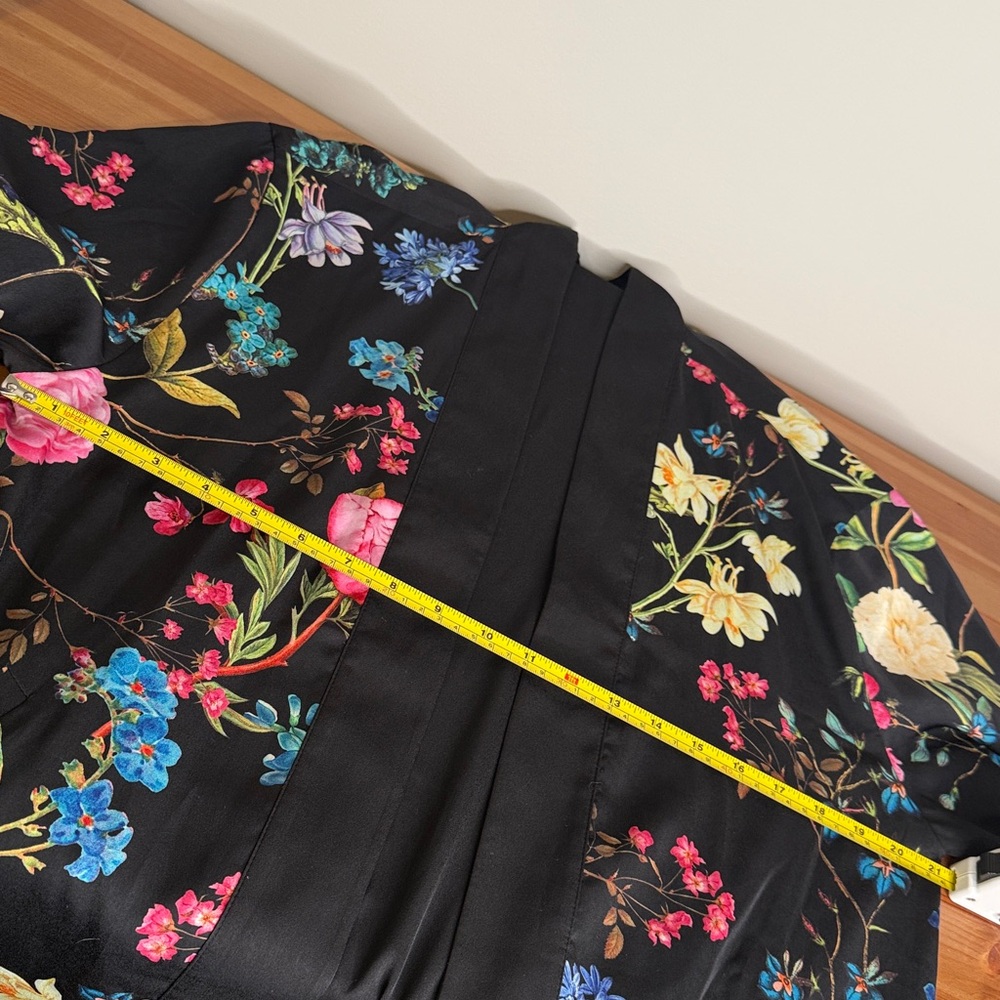 Stella and dot reversable floral kimono size M/L - Picture 9 of 9